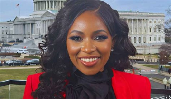 Alicia Li Biography, Age, Height, Husband, Net Worth, Family |